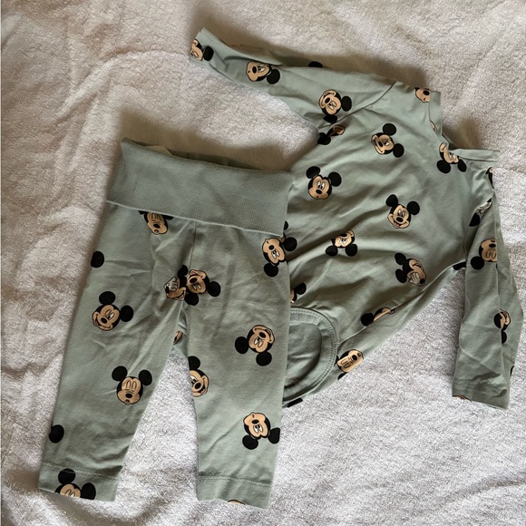 H&M Other - H&M Disney Baby Outfit Set